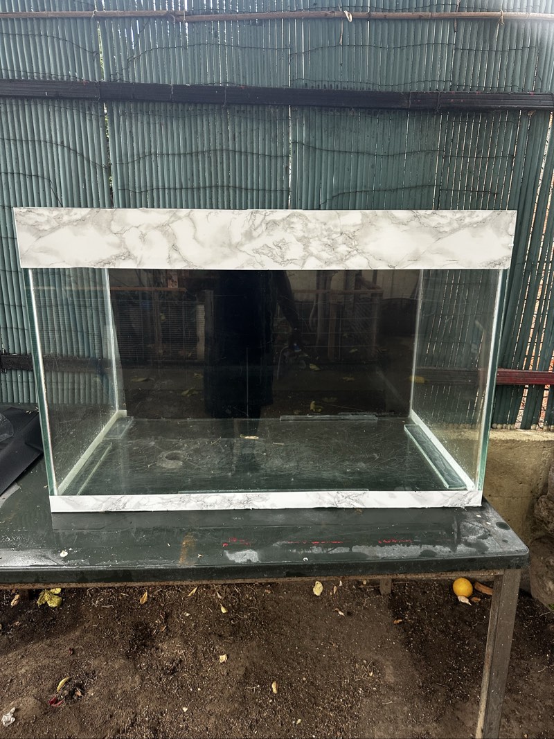 Aquarium 300l avec son meuble 