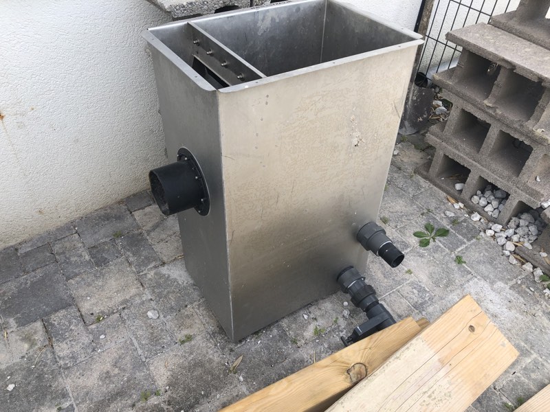 Filtre à grille pour bassin koi gravitaire
